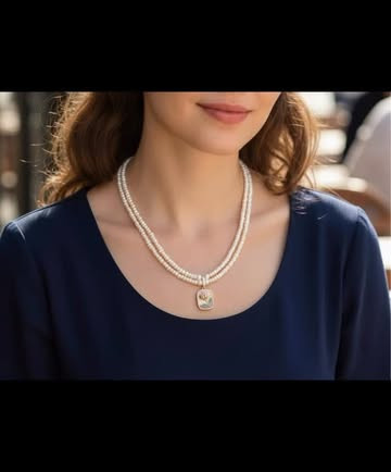 گردنبند مروارید طبیعی با پلاک میناکاری
